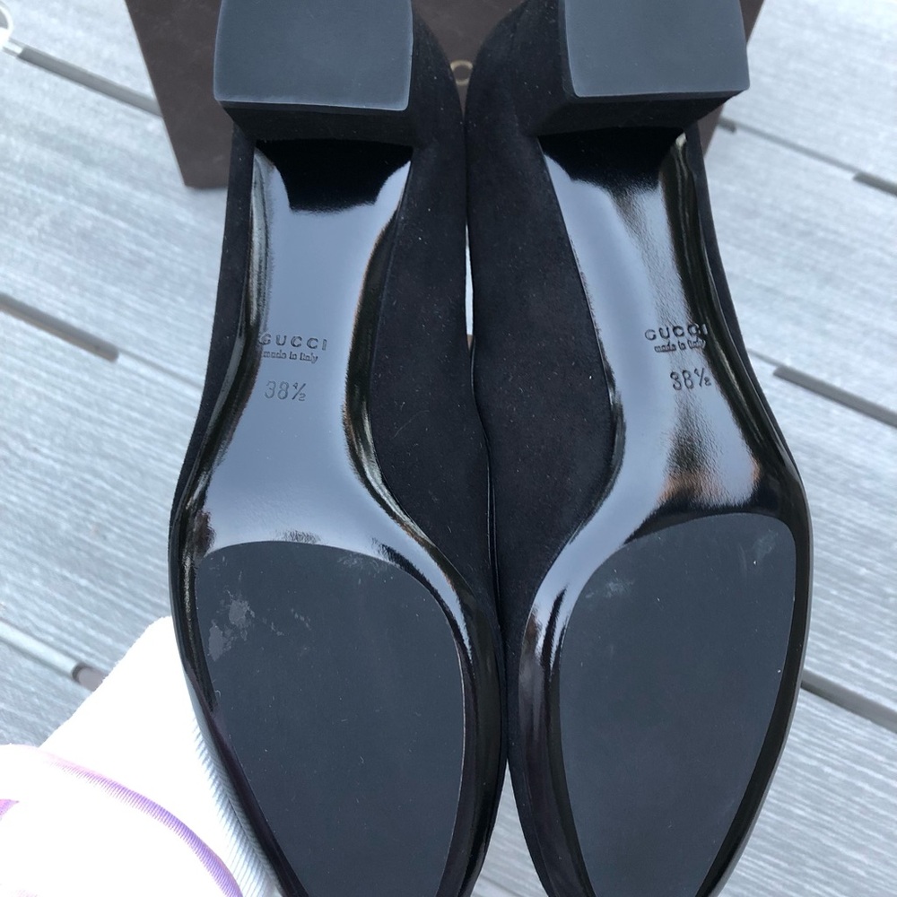 🍒 Gucci Women's Black Suede Flats with Gold Detail NEW - Picture 4 of 6